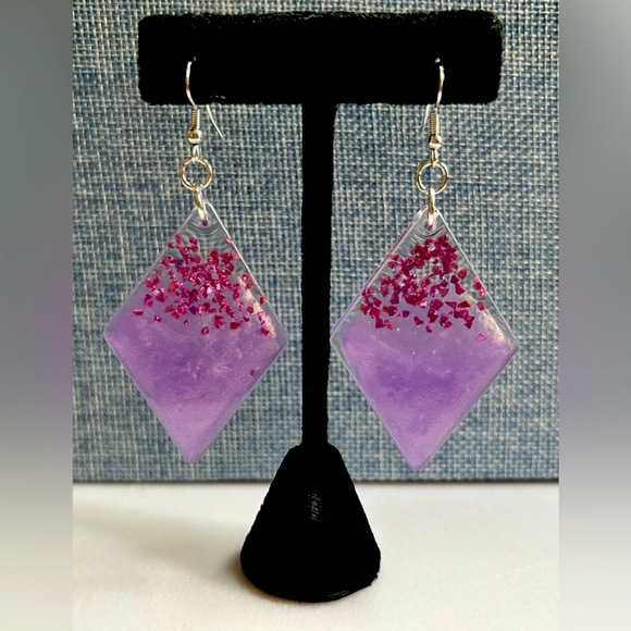 Handmade Resin Earrings - Picture 1 of 4